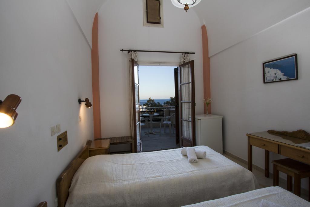 Hotel Adonis (Adults Only) Kamári المظهر الخارجي الصورة