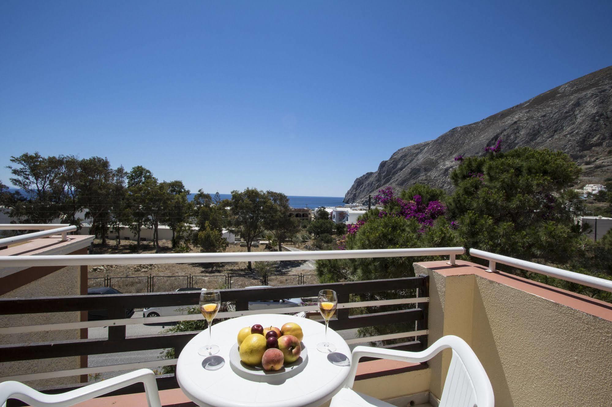 Hotel Adonis (Adults Only) Kamári المظهر الخارجي الصورة